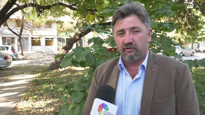 Adam Bugar Pitanje