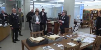 Ana Brnabić posetila Hilandarsku naučnu biblioteku na Univerzitetu Ohajo