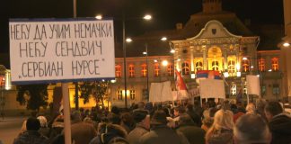 Građanski protest „Jedan od pet miliona“ okupio je na hiljade Zrenjaninaca po Četvrti put