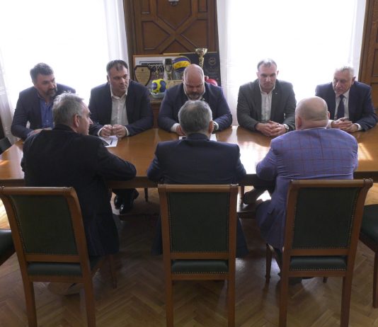 Održan radni sastanak čelnika gradske vlasti sa predstavnicima OS Srbije i Vojvodine.