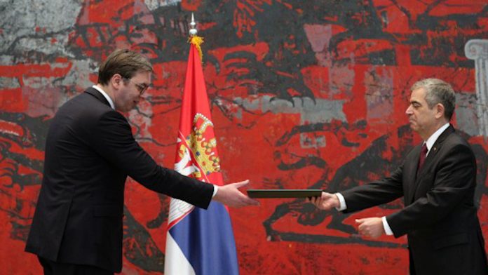 vucic i ambasador Brazila YT