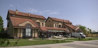 Doo Tišma vam predstavlja veliki izbor baštenskih garnitura kao i tobogane, klackalice i ljuljaške