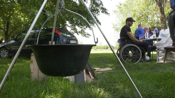 Paraplegicari kuvanje riblje corbe