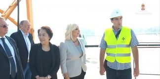 Zorana Mihajlović u obilasku mosta na Savi