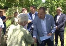 Uručeni ugovori za sufinansiranje pčelarstva