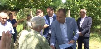 Uručeni ugovori za sufinansiranje pčelarstva