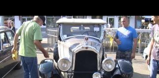 Na gradskom trgu u Bijeljini održana tradicionalna izložba oldtajmera