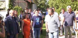 Ministar Nedimović posetio pčelarsko gazdinstvo porodice Batinić u Lazarevu