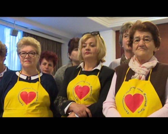 BIJELJINA ZENE NA SELU