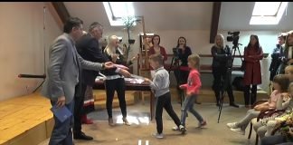 Đacima prvacima uručene su članske karte Biblioteke „Ljubiša R Đenić“