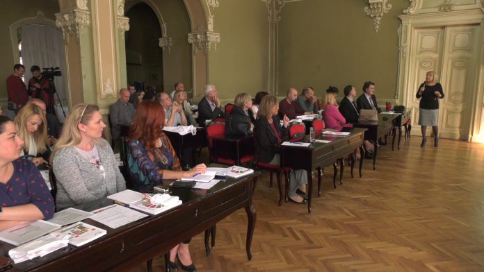 Poseta Slavice DJukic Dejanovic Zrenjaninu YT