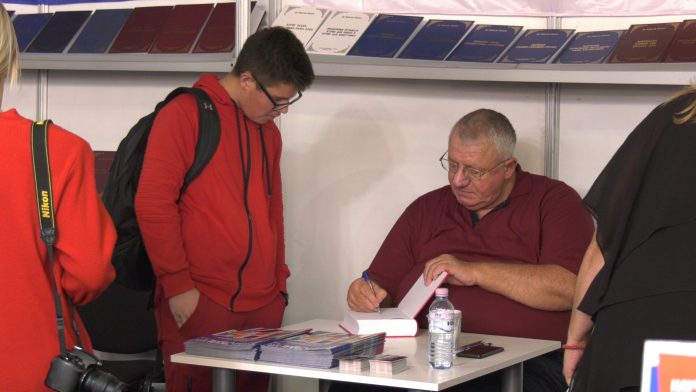 Sajam knjiga Seselj YT