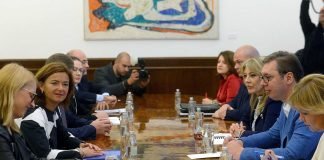 Predsednik Vučić se sastao sa predstavnicima Parlamentarnog odbora za stabilizaciju i pridruživanje