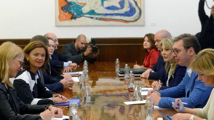 Vucic i Tanja Fajon YT