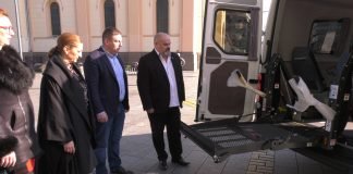 Grad Zrenjanin obezbedio novo vozilo za prevoz korisnika dnevnog centra Alternativa