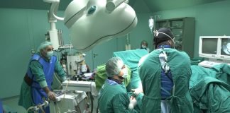 Novi mobilni operacioni sto u bolnici