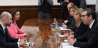 Predsednik Vučić se sastao sa izvestiocem Evropskog parlamenta za Srbiju