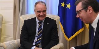 Predsednik Vučić primio ambasadora Kraljevine Švedske Jana Lundina