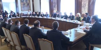 Predsednik Vučić sastao se sa predstavnicima zdravstvenih institucija