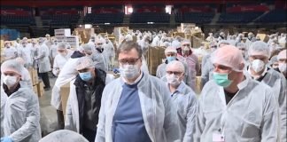 Predsednik Vučić obišao danas volontere u Štark areni