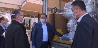 Predsednik Vučić uručio bolnici u Novom Pazaru 13 respiratora