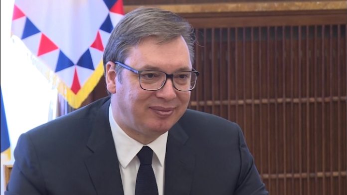 Beograd, predsednik Srbije Aleksandar Vucic na sastanku sa ambasadorom Rusije Aleksandrom Bocan-Harcenkom