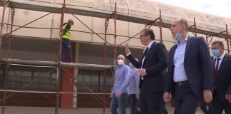 Vučić obišao radove na rekonstrukciji Zdravstvenog centra u Prokuplju
