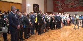 Vučić pohvalio zdravstvene radnike angažovane u Kovid bolnicama