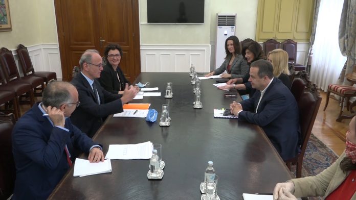 Dacic i falkoni