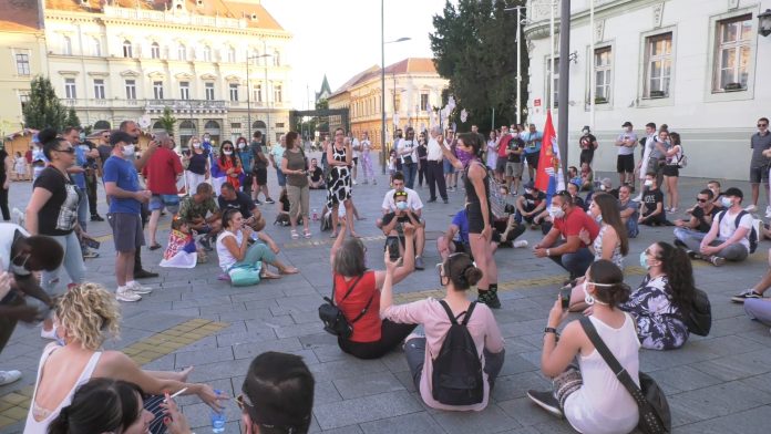 PROTESTI ZR YT.mp4_snapshot_01.35.590