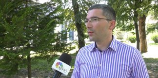 Miroslav Parović – Režimske huliganske grupe su pravile nerede na protestima