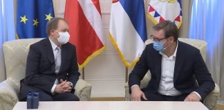 Vučić sa ambasadorima Danske i Palestine