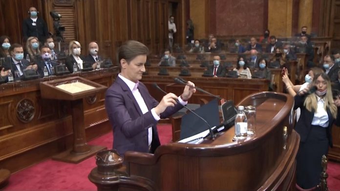 brnabic i dalje premijer