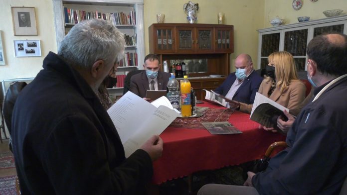 Polaganje venaca YT.mp4_snapshot_01.42.600