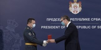 Vučić uručio odlikovanja pripadnicima Ministarstva odbrane i Vojske Srbije