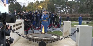 Vučić prisustvovao polaganju kamena temeljca za fabriku guma u Inđiji