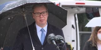 Vučić na primopredaji sanitetskih vozila nabavljenih kroz program donacija EU