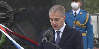 Ministar Stefanović položio venac na spomenik pilotima braniocima Beograda