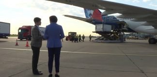 Ana Brnabić i Čen Bo dočekale novi kontigent Sinofarm vakcina