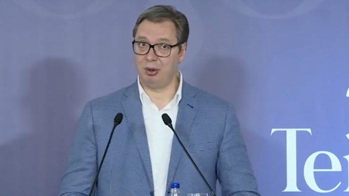Vucic Otvaranje hotela YT.mp4_snapshot_02.10.676