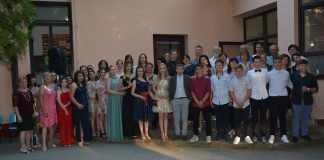 Ispraćaj malih maturanata u Belom Blatu