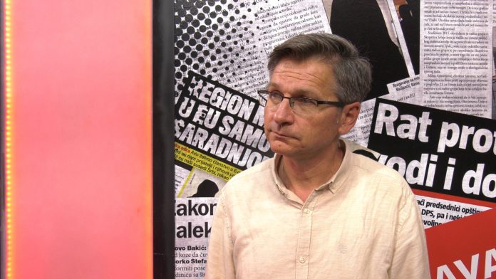 Miloc Kovic, prvo pitanje YT