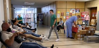 Humani policajci dali krv