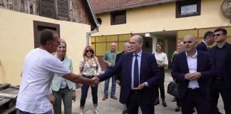 Krkobabić obišao porodice koje su dobile sredstva za kupovinu seoskih kuća