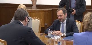 Vučić – Sastanak sa šefom delegacije Evropske unije u Srbiji