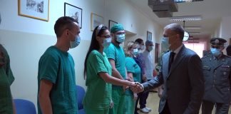 Ministar Stefanović obišao vojnu kovid bolnicu Karaburma