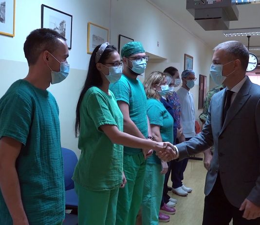 Ministar Stefanović obišao vojnu kovid bolnicu Karaburma