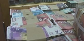 Počela isplata jednokratne pomoći od 30 evra