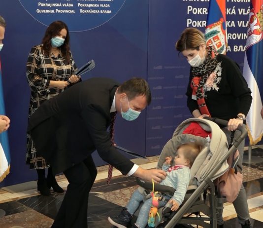 Bespovratna sredstva Pokrajinske vlade za 237 porodica sa troje ili četvoro dece