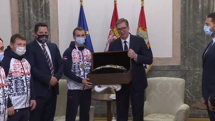 VUCIC i BOXER za YT.mp4_snapshot_00.24.715